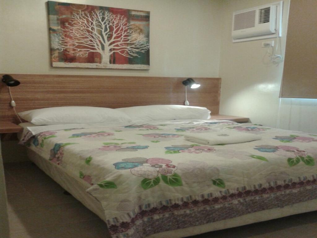 11Th Street Bed And Breakfast Баколод Номер фото